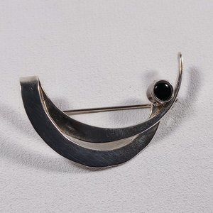 Vintage Sterling silver  Abstract pin brooch. TM 925  onyx